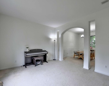 2172 Woodbriar Drive - Photo Thumbnail 6