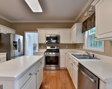 2172 Woodbriar Drive - Photo Thumbnail 13