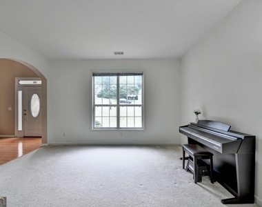 2172 Woodbriar Drive - Photo Thumbnail 5