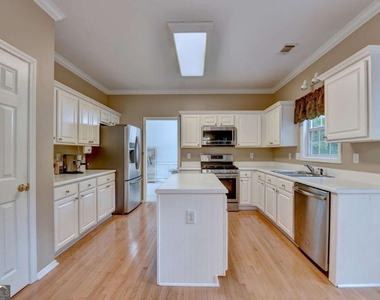 2172 Woodbriar Drive - Photo Thumbnail 15