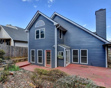 1112 Ashbury Drive - Photo Thumbnail 54
