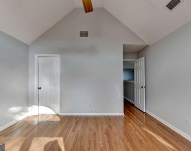 1112 Ashbury Drive - Photo Thumbnail 43