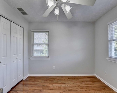 1112 Ashbury Drive - Photo Thumbnail 37
