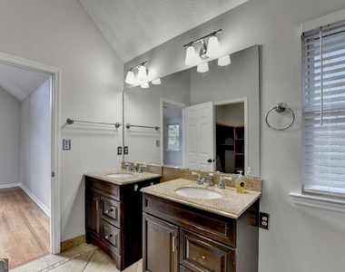1112 Ashbury Drive - Photo Thumbnail 48