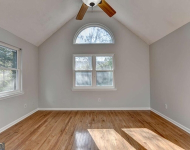 1112 Ashbury Drive - Photo Thumbnail 40