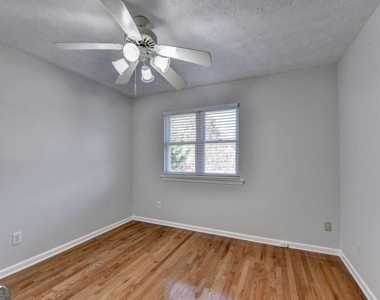 1112 Ashbury Drive - Photo Thumbnail 36