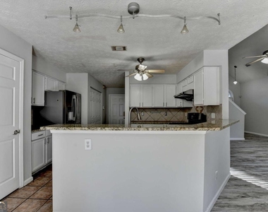1112 Ashbury Drive - Photo Thumbnail 20