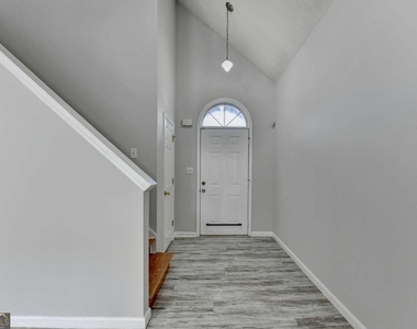1112 Ashbury Drive - Photo Thumbnail 28