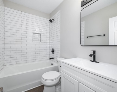 896 Oakland Drive - Photo Thumbnail 12