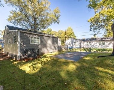 896 Oakland Drive - Photo Thumbnail 15