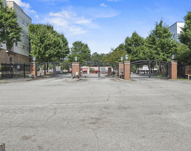 898 Oak Street Sw - Photo Thumbnail 7