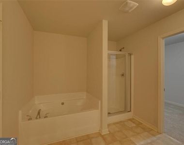 329 Turtle Creek Drive - Photo Thumbnail 12
