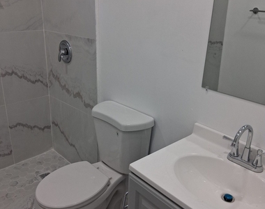 112 Burkshire Court - Photo Thumbnail 4