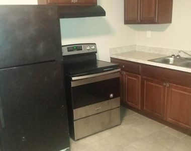 112 Burkshire Court - Photo Thumbnail 11