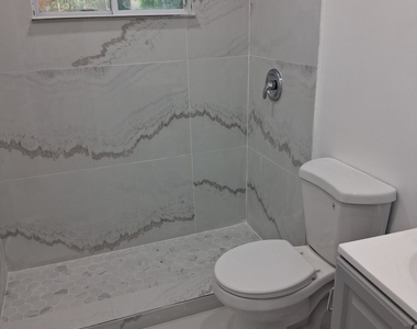 112 Burkshire Court - Photo Thumbnail 3
