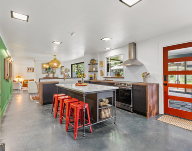 3252 W Roxboro Road Ne - Photo Thumbnail 16