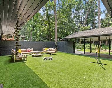 3252 W Roxboro Road Ne - Photo Thumbnail 45