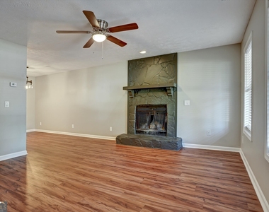 1606 Kirkland Drive - Photo Thumbnail 2