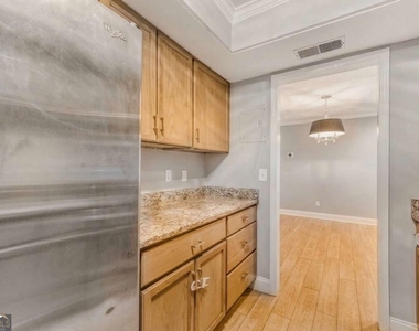 6851 Roswell Road - Photo Thumbnail 5
