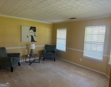 928 Shannon Road Sw - Photo Thumbnail 1