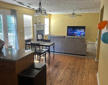 928 Shannon Road Sw - Photo Thumbnail 3