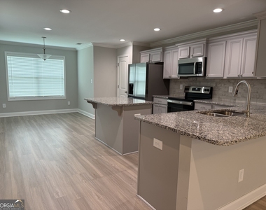 231 Creek Ridge Drive - Photo Thumbnail 3