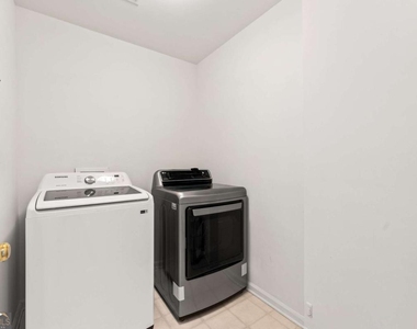 5087 Wellisford Court - Photo Thumbnail 34