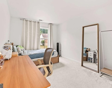 5087 Wellisford Court - Photo Thumbnail 31