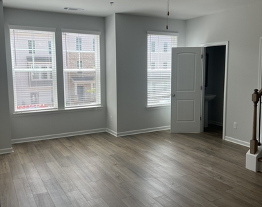 225 Cobalt Drive - Photo Thumbnail 7