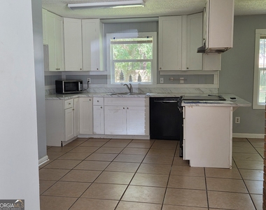 504 Martha Drive - Photo Thumbnail 12