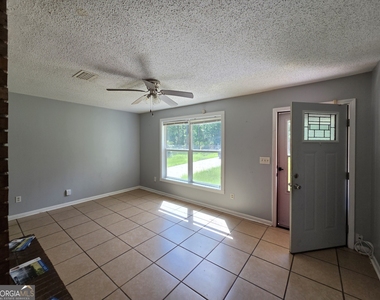 504 Martha Drive - Photo Thumbnail 7