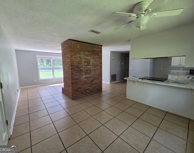 504 Martha Drive - Photo Thumbnail 11