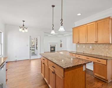 1410 Eastland Road - Photo Thumbnail 7