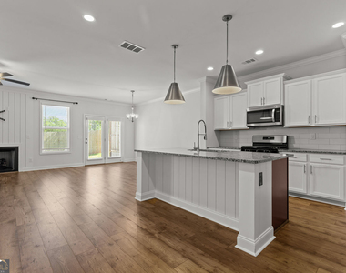 5125 Hillington Way - Photo Thumbnail 3