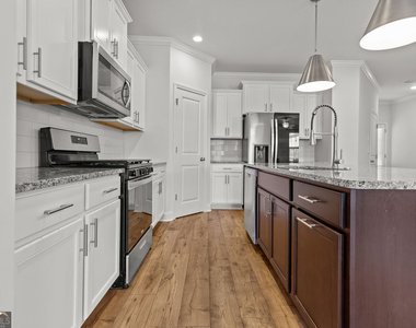 5125 Hillington Way - Photo Thumbnail 9