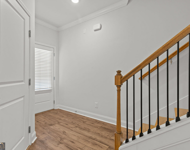 5125 Hillington Way - Photo Thumbnail 2