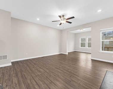 2247 Pink Hawthorn Drive - Photo Thumbnail 13