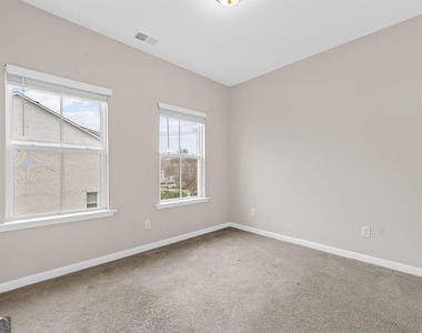 2247 Pink Hawthorn Drive - Photo Thumbnail 32