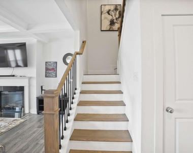 7637 Avalon Boulevard - Photo Thumbnail 7