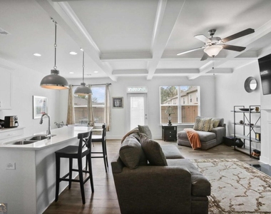 7637 Avalon Boulevard - Photo Thumbnail 2