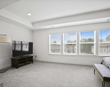 7637 Avalon Boulevard - Photo Thumbnail 11