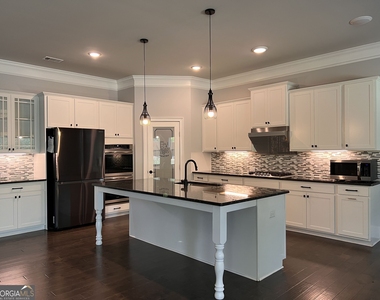 4080 Mayhill Circle - Photo Thumbnail 4