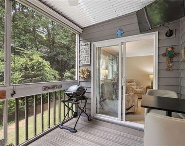 525 Warm Springs Circle - Photo Thumbnail 14
