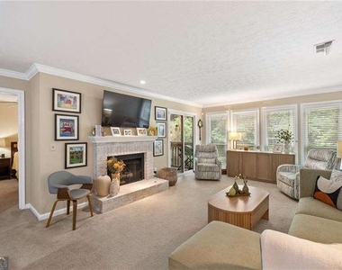 525 Warm Springs Circle - Photo Thumbnail 7