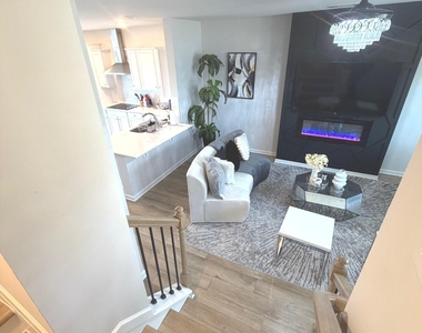 205 Wallace Street - Photo Thumbnail 11
