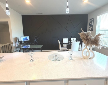 205 Wallace Street - Photo Thumbnail 4