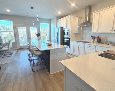 205 Wallace Street - Photo Thumbnail 5