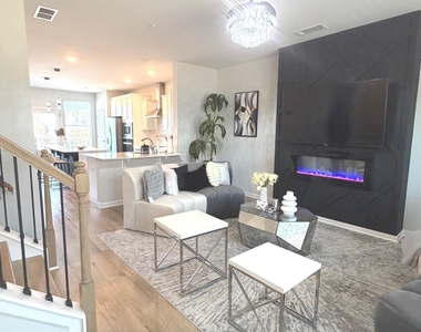 205 Wallace Street - Photo Thumbnail 7