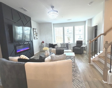 205 Wallace Street - Photo Thumbnail 6