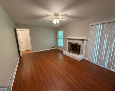 412 Fielding Lane - Photo Thumbnail 2